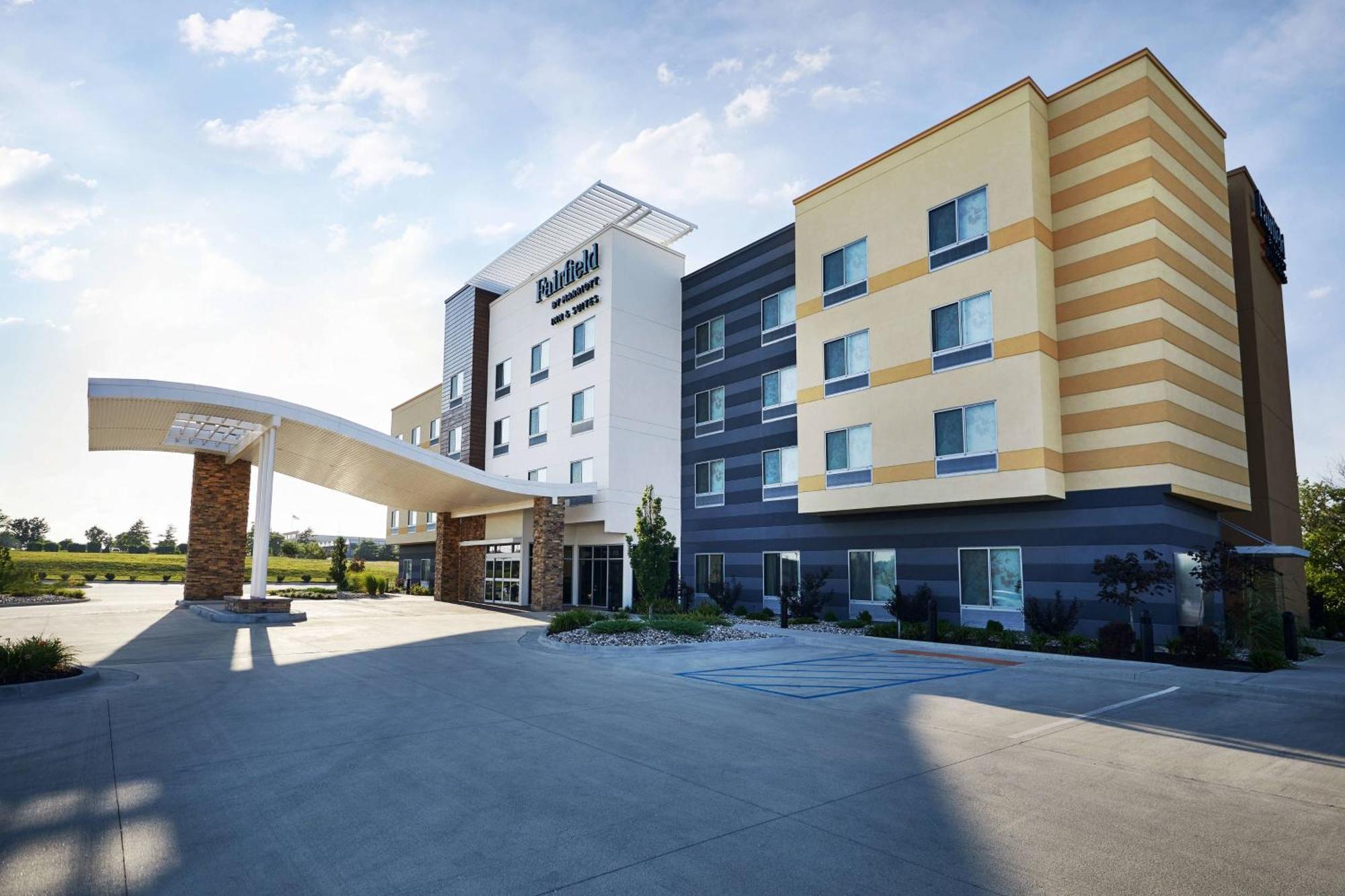 Fairfield Inn & Suites By Marriott Kansas City Belton Eksteriør bilde
